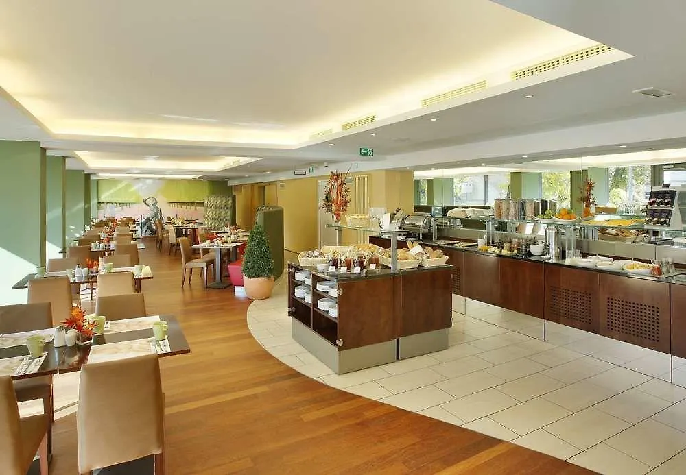 Courtyard By Marriott Vienna Schoenbrunn Hotel