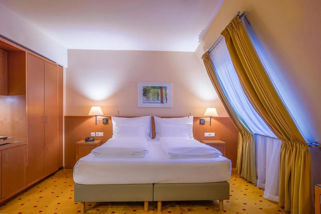 Quality Hotel Vienna 4*,  Austria