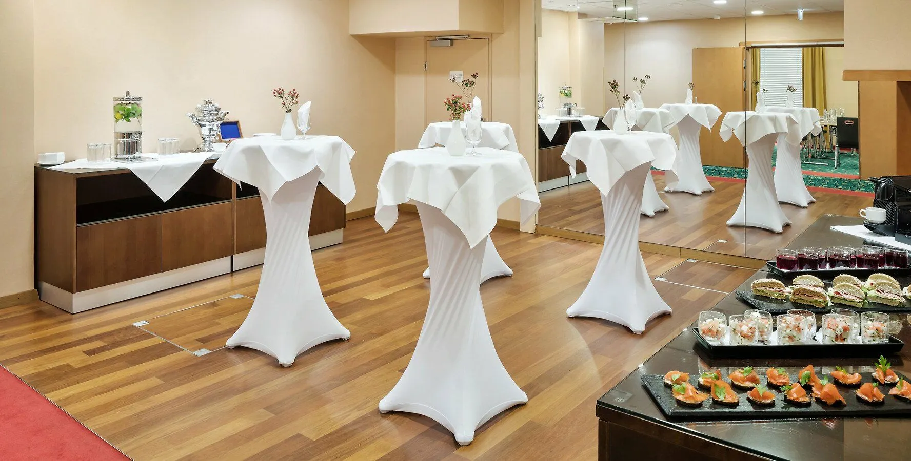 Courtyard By Marriott Vienna Schoenbrunn 4*,