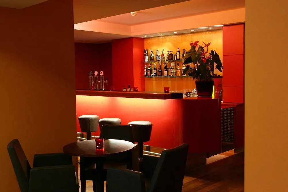 Courtyard By Marriott Vienna Schoenbrunn 4*,