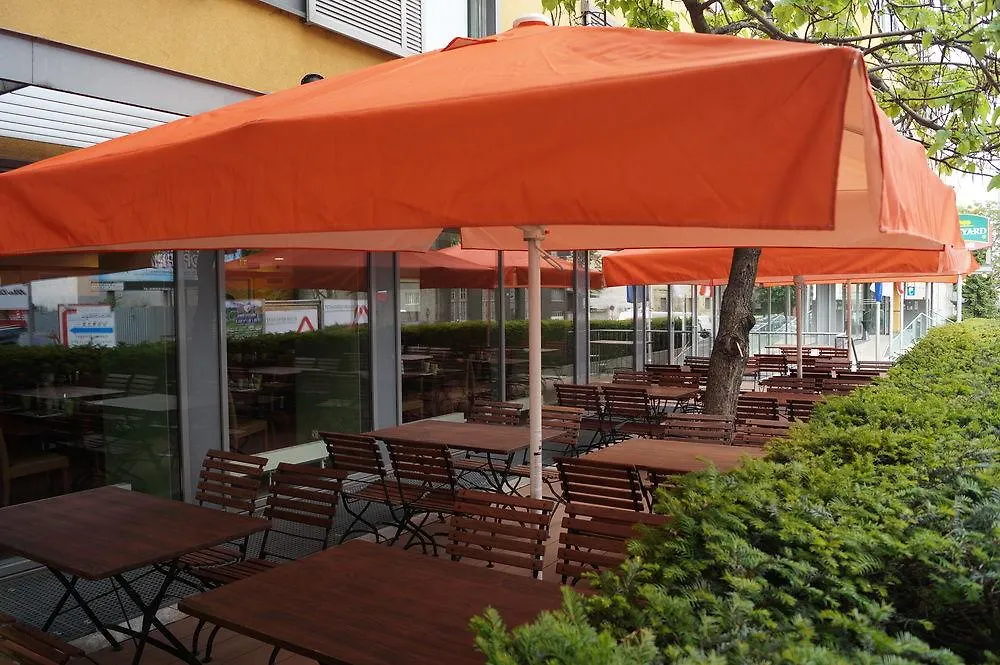 Courtyard By Marriott Vienna Schoenbrunn Hotel