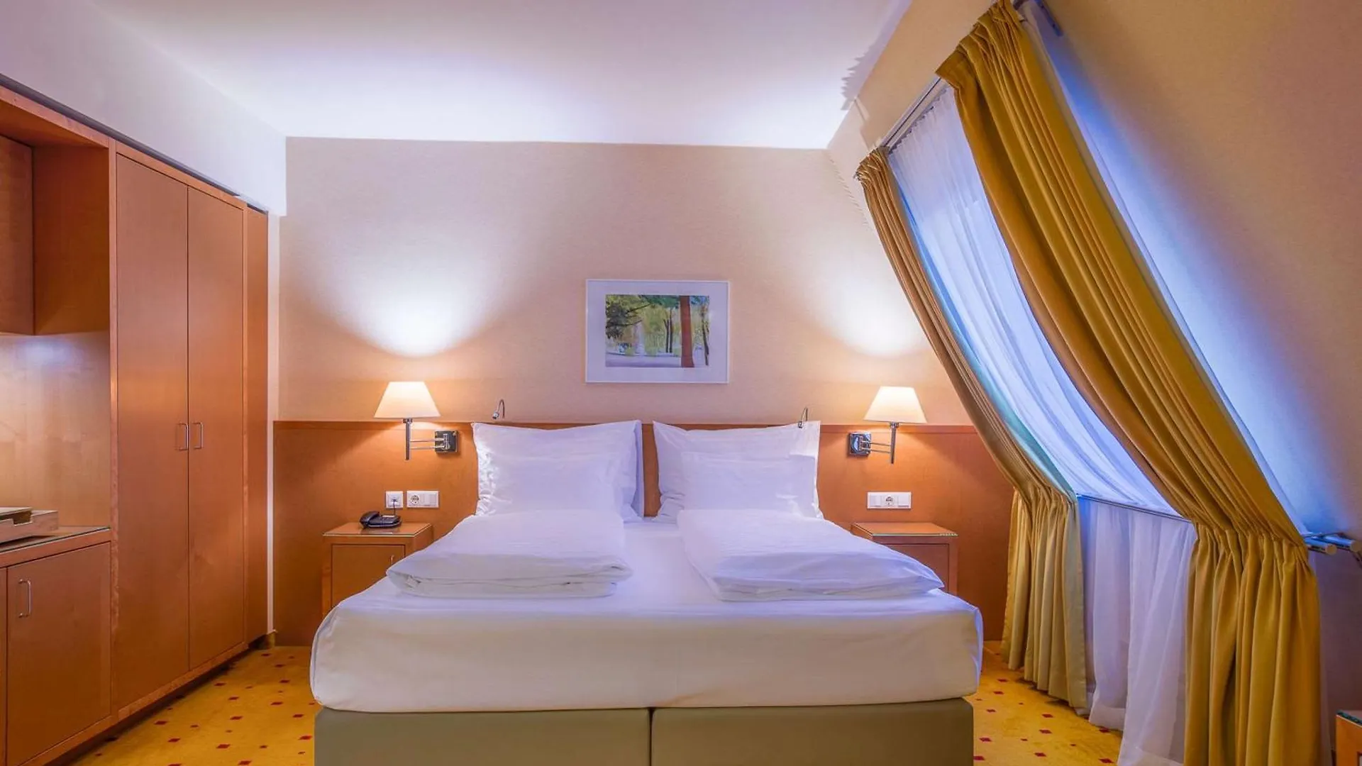 Courtyard By Marriott Vienna Schoenbrunn 4*,