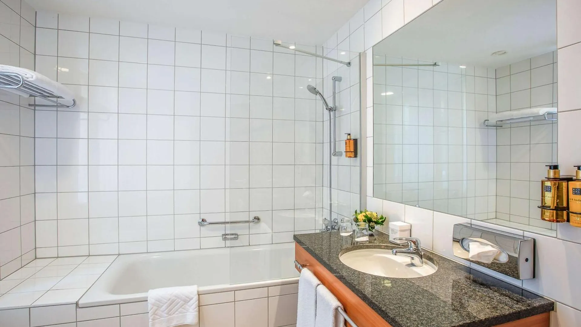 Ibercity Wien Schoenbrunn 4*,